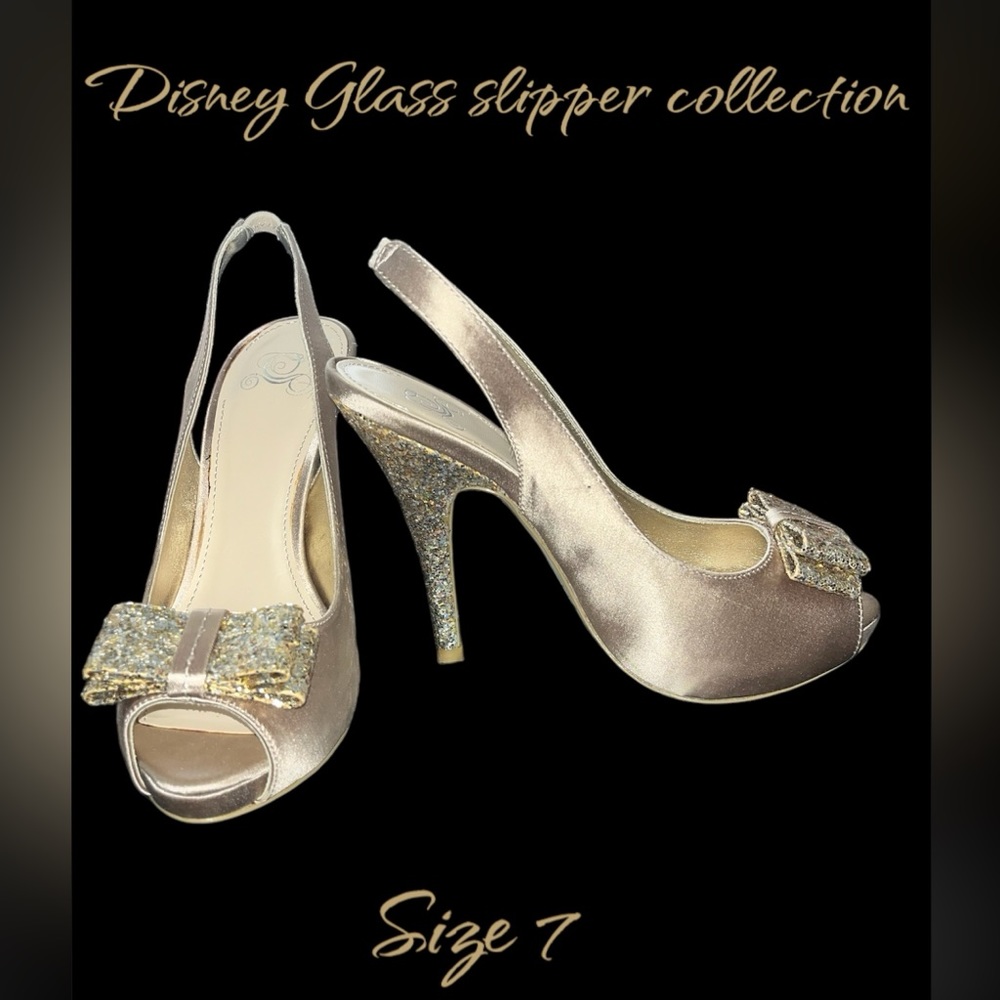 NIB DISNEY The glass slipper collection. Champagne Romance. Size 7. Glitter bow